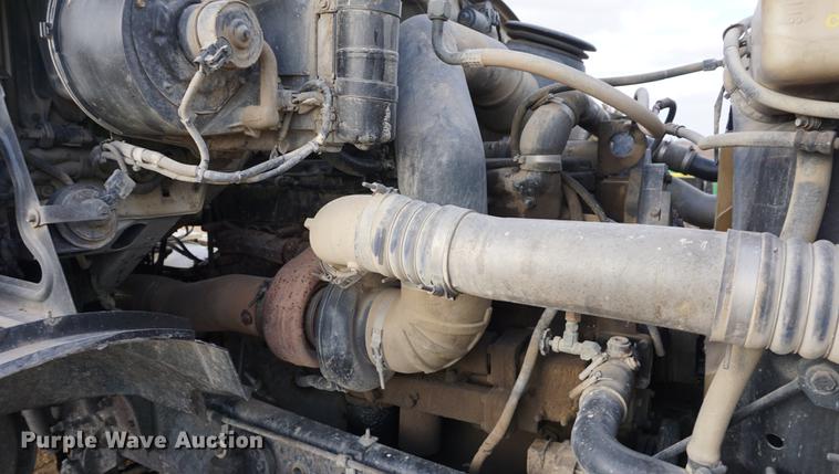 image for item DB0262 2000 Sterling A9500 semi truck