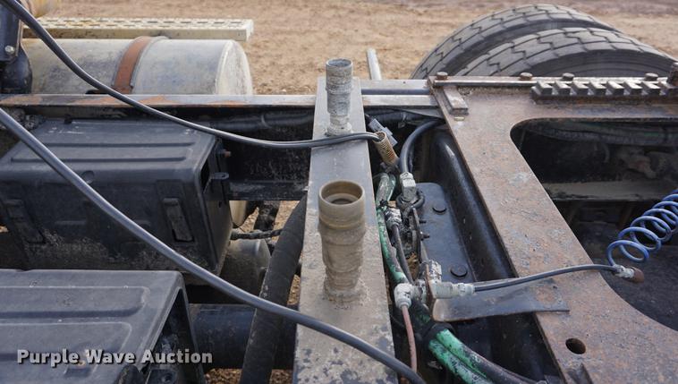 image for item DB0262 2000 Sterling A9500 semi truck