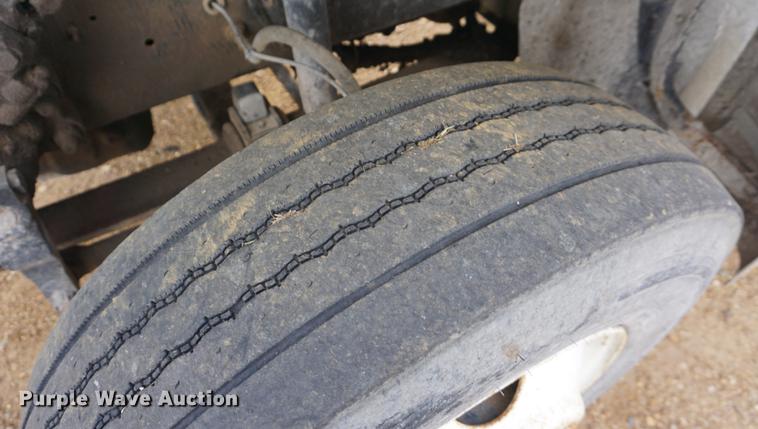 image for item DB0262 2000 Sterling A9500 semi truck