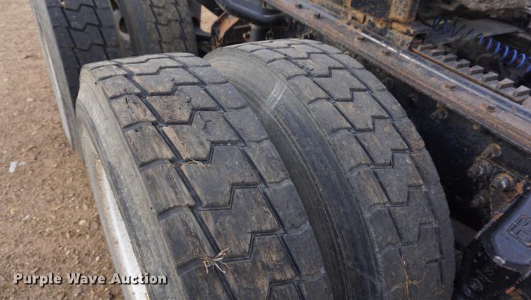 image for item DB0262 2000 Sterling A9500 semi truck