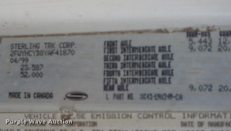 image for item DB0262 2000 Sterling A9500 semi truck