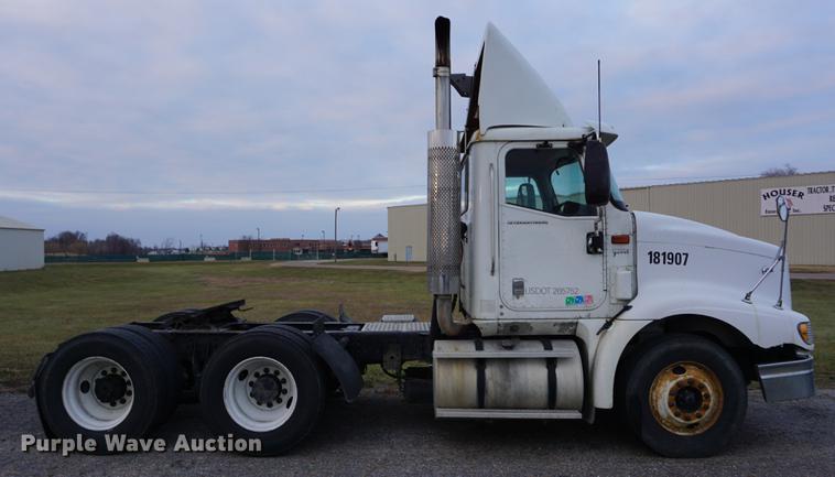 image for item DB0282 2005 International 9200i semi truck