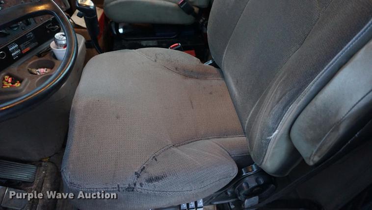 image for item DB0282 2005 International 9200i semi truck