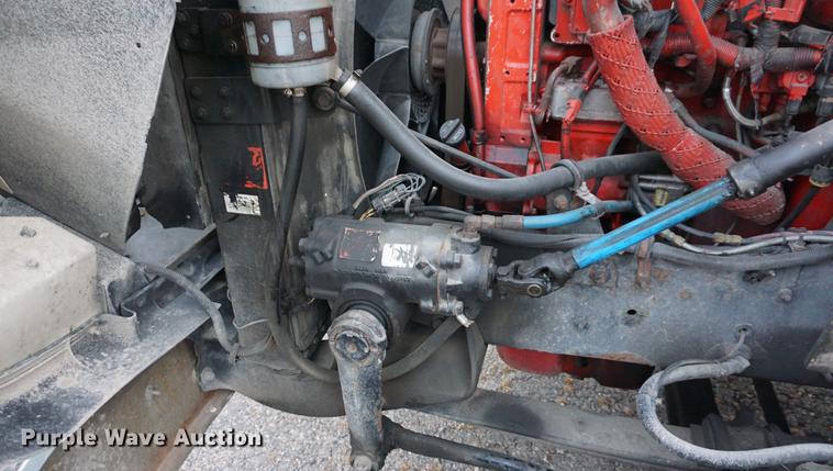 image for item DB0282 2005 International 9200i semi truck