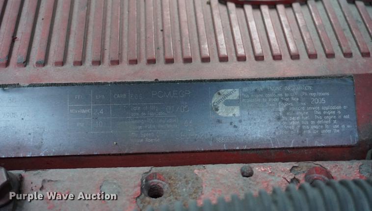 image for item DB0282 2005 International 9200i semi truck