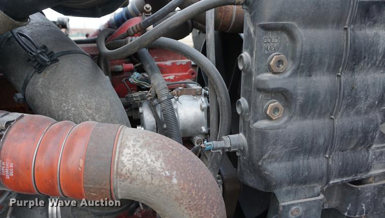 image for item DB0282 2005 International 9200i semi truck