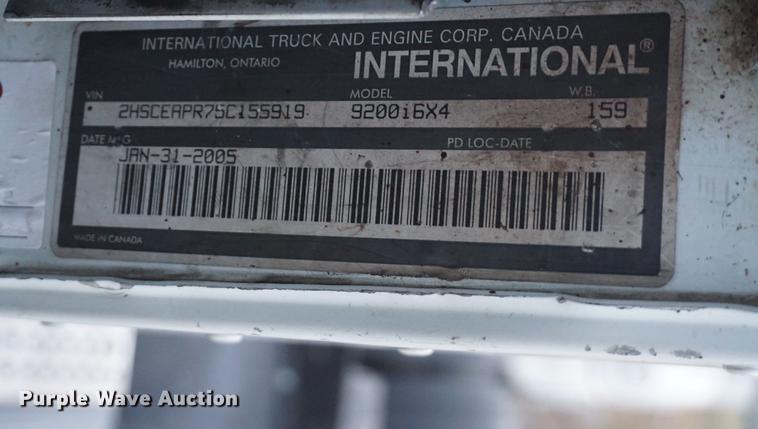 image for item DB0282 2005 International 9200i semi truck