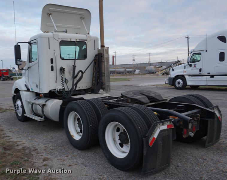 image for item DB0283 2008 Freightliner Columbia semi truck