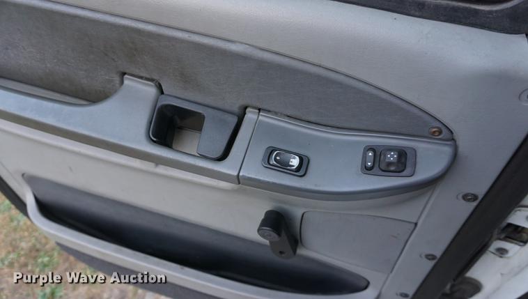 image for item DB0283 2008 Freightliner Columbia semi truck