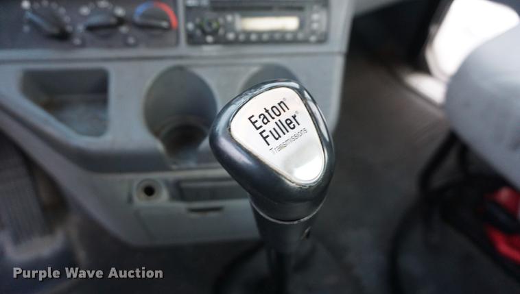 image for item DB0283 2008 Freightliner Columbia semi truck