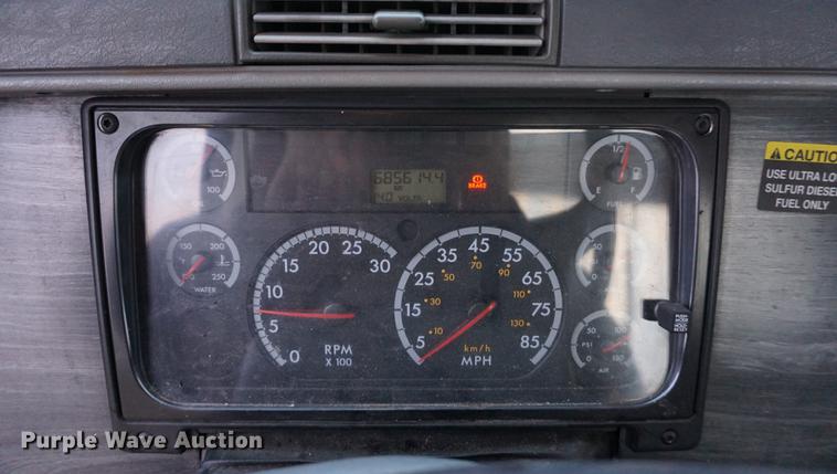 image for item DB0283 2008 Freightliner Columbia semi truck