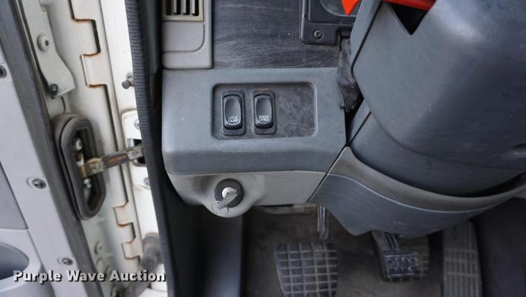 image for item DB0283 2008 Freightliner Columbia semi truck