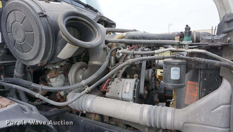 image for item DB0283 2008 Freightliner Columbia semi truck