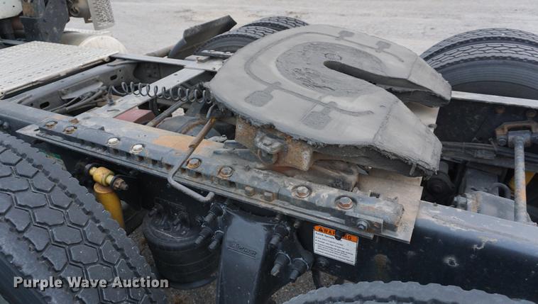 image for item DB0283 2008 Freightliner Columbia semi truck