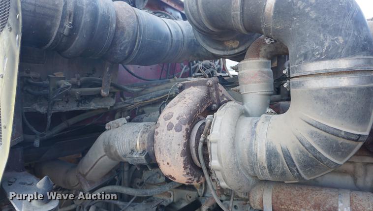 image for item DB0296 1986 Kenworth T600 semi truck