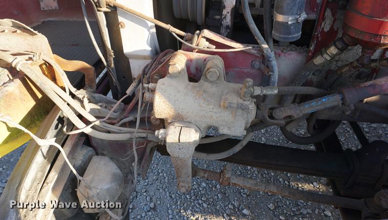 image for item DB0296 1986 Kenworth T600 semi truck