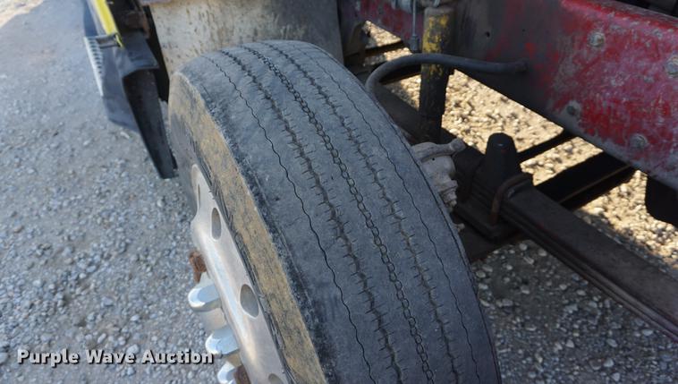 image for item DB0296 1986 Kenworth T600 semi truck