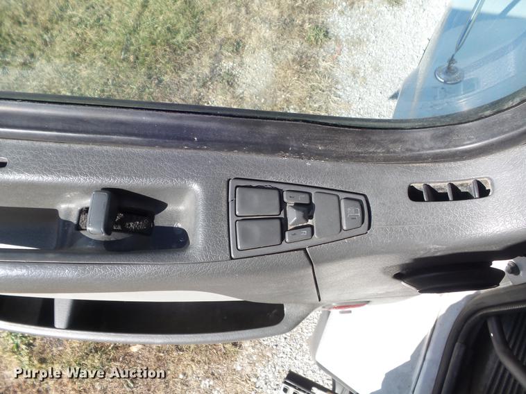 image for item DB6250 2005 Volvo 4NL42T/300 semi truck