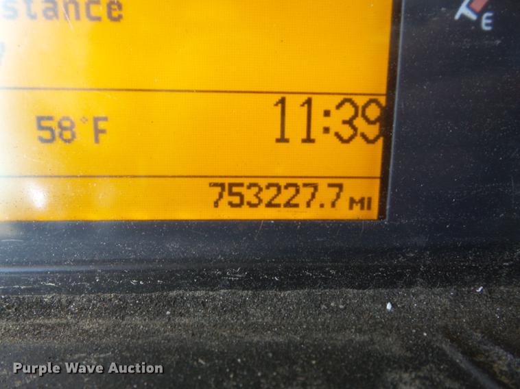 image for item DB6250 2005 Volvo 4NL42T/300 semi truck