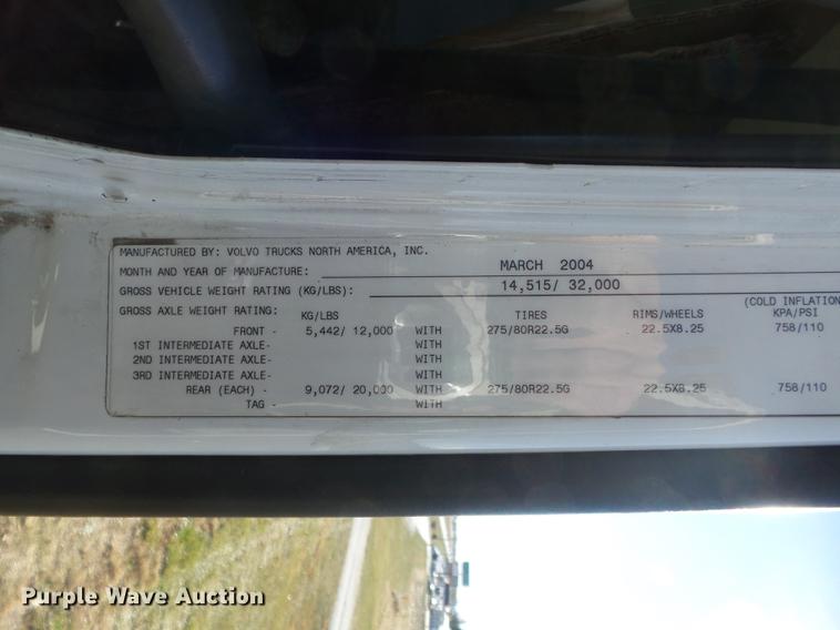 image for item DB6250 2005 Volvo 4NL42T/300 semi truck