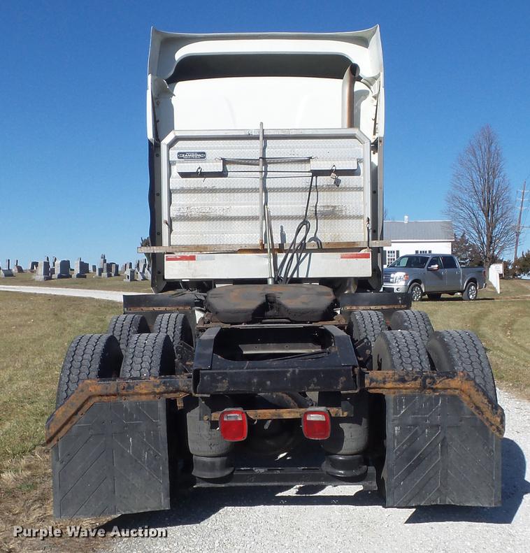 image for item DB6251 2011 Mack CHU613 semi truck