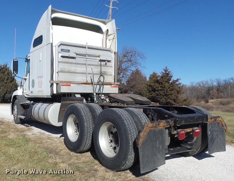 image for item DB6251 2011 Mack CHU613 semi truck