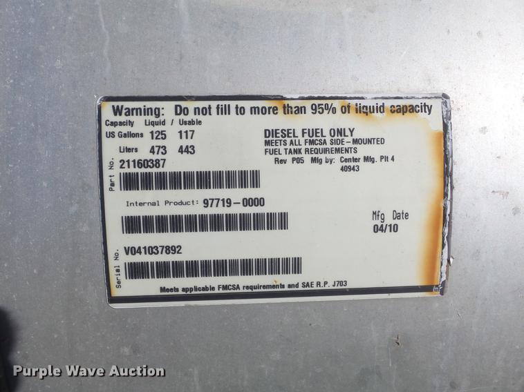 image for item DB6251 2011 Mack CHU613 semi truck