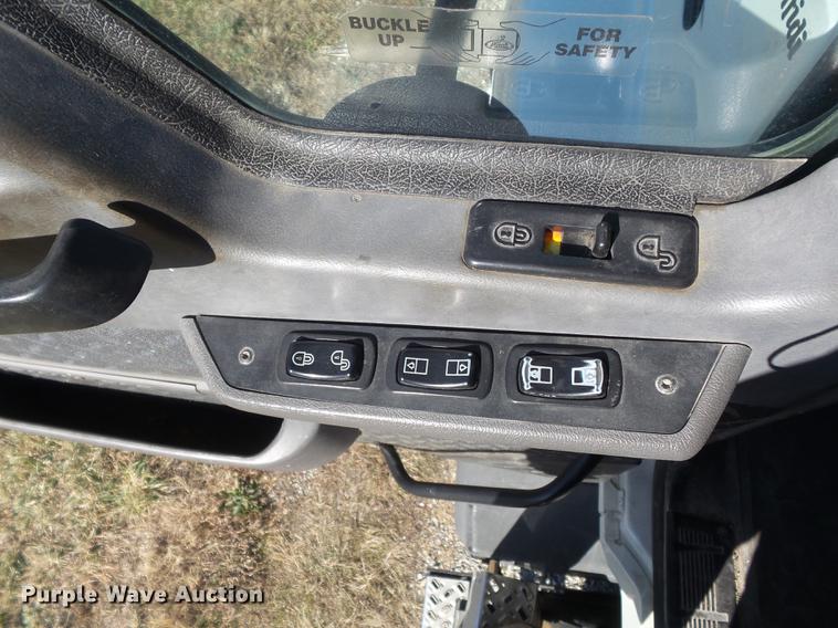 image for item DB6251 2011 Mack CHU613 semi truck