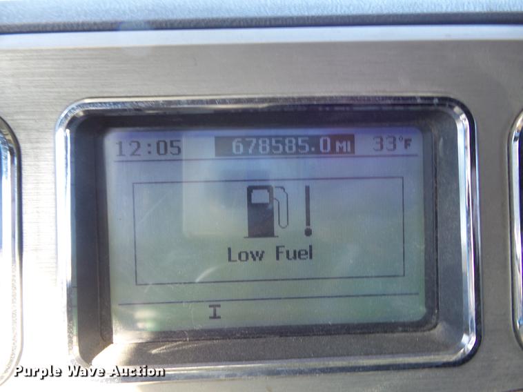 image for item DB6251 2011 Mack CHU613 semi truck