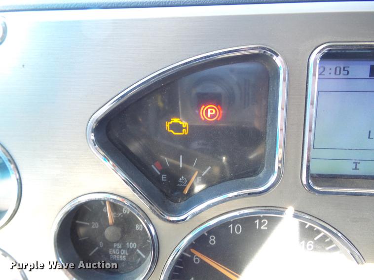 image for item DB6251 2011 Mack CHU613 semi truck