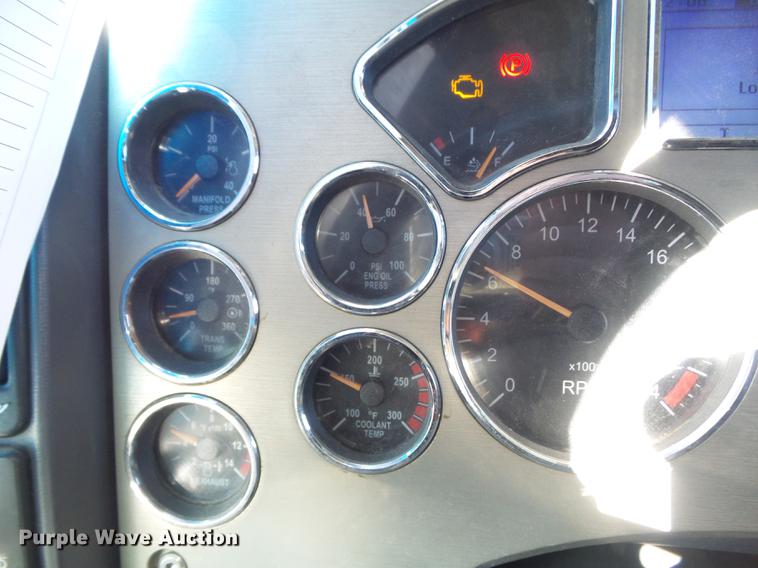 image for item DB6251 2011 Mack CHU613 semi truck