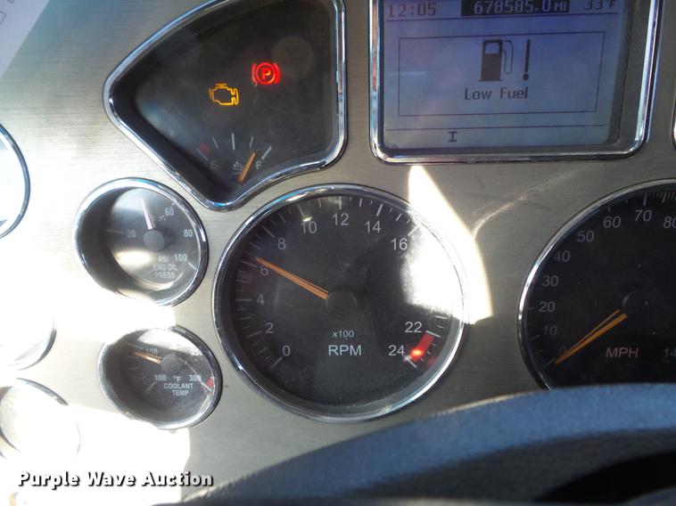 image for item DB6251 2011 Mack CHU613 semi truck