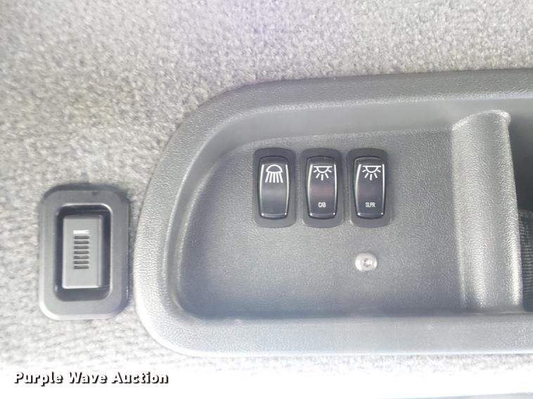 image for item DB6251 2011 Mack CHU613 semi truck