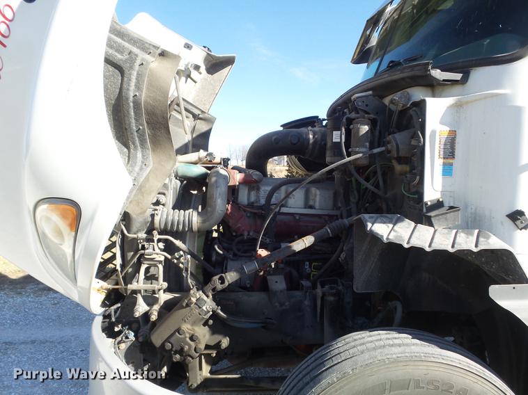 image for item DB6251 2011 Mack CHU613 semi truck