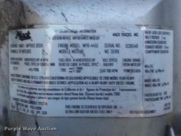 image for item DB6251 2011 Mack CHU613 semi truck