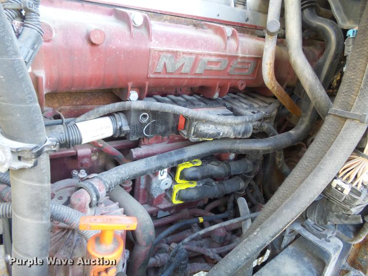 image for item DB6251 2011 Mack CHU613 semi truck