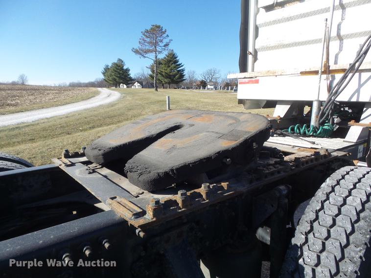 image for item DB6251 2011 Mack CHU613 semi truck