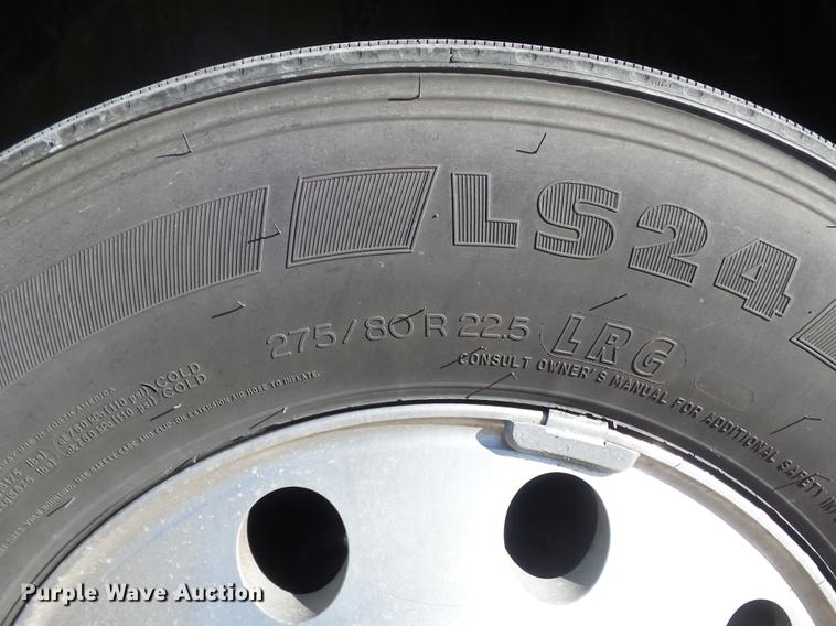 image for item DB6251 2011 Mack CHU613 semi truck