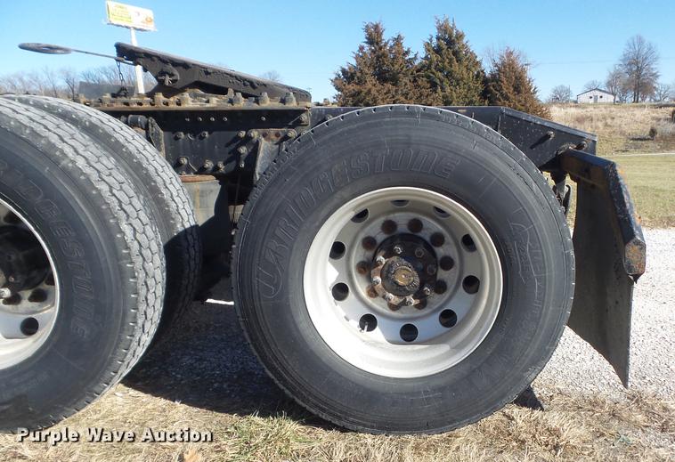 image for item DB6251 2011 Mack CHU613 semi truck