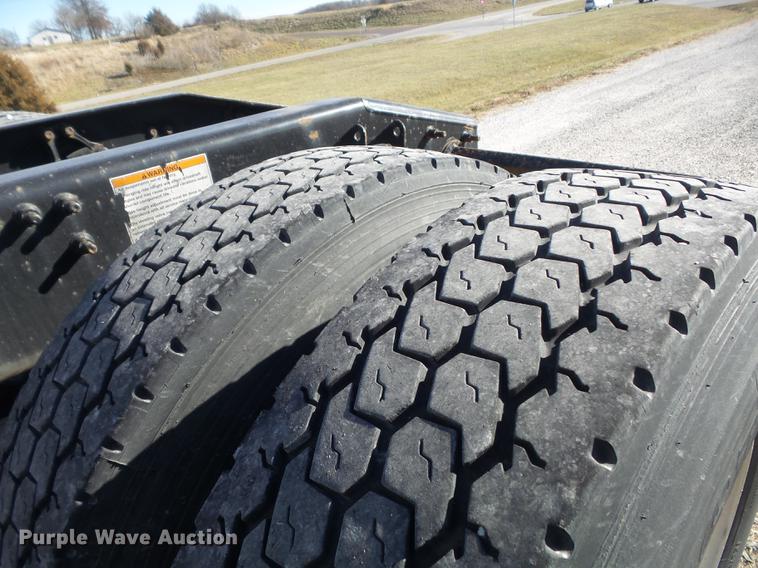 image for item DB6251 2011 Mack CHU613 semi truck