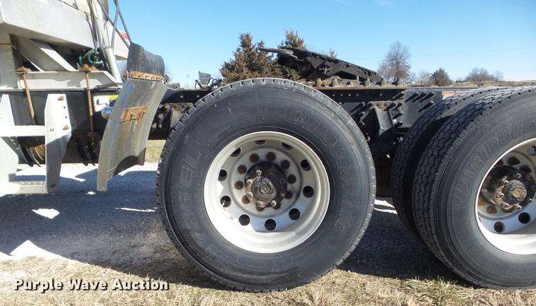 image for item DB6251 2011 Mack CHU613 semi truck