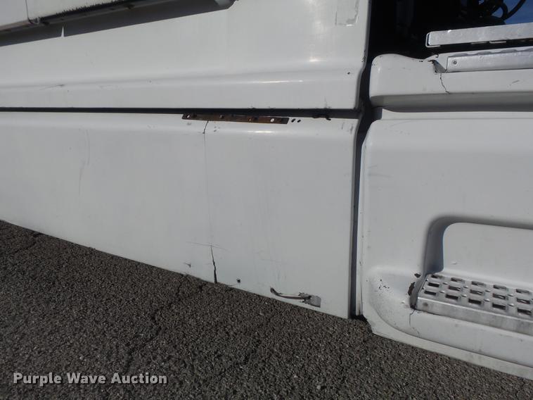 image for item DB6280 1999 Volvo VNL semi truck