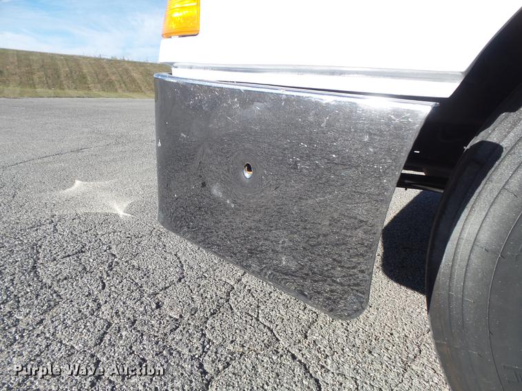 image for item DB6280 1999 Volvo VNL semi truck