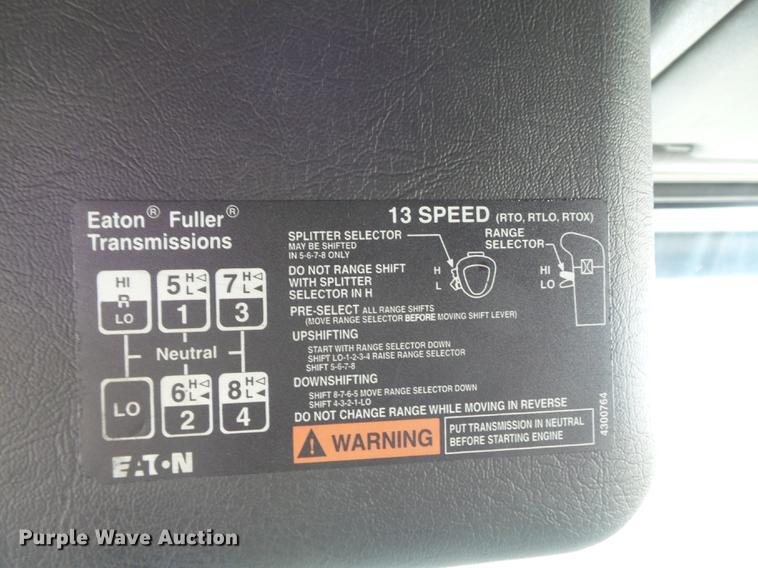 image for item DB6280 1999 Volvo VNL semi truck