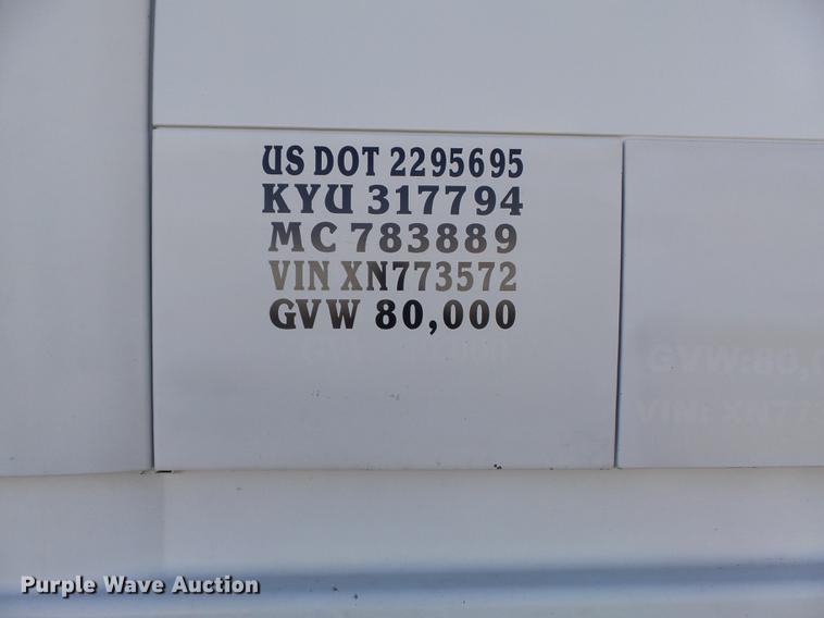 image for item DB6280 1999 Volvo VNL semi truck