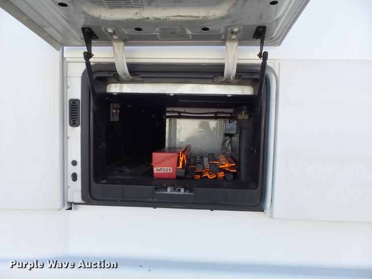 image for item DB6280 1999 Volvo VNL semi truck