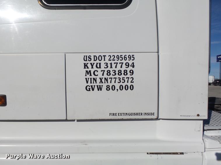 image for item DB6280 1999 Volvo VNL semi truck