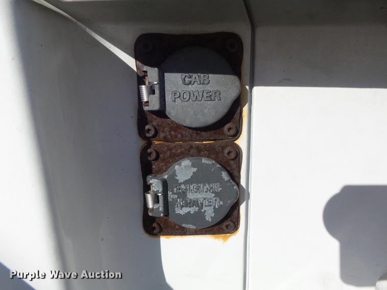 image for item DB6280 1999 Volvo VNL semi truck