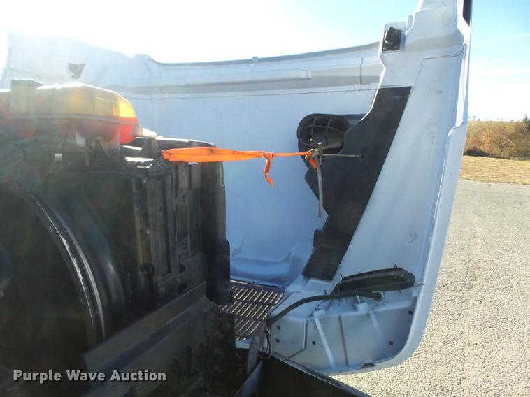 image for item DB6280 1999 Volvo VNL semi truck