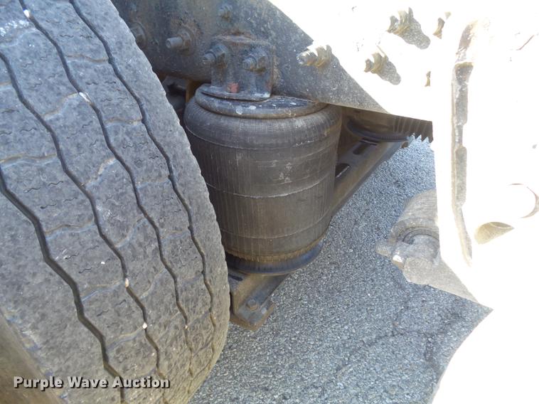 image for item DB6280 1999 Volvo VNL semi truck